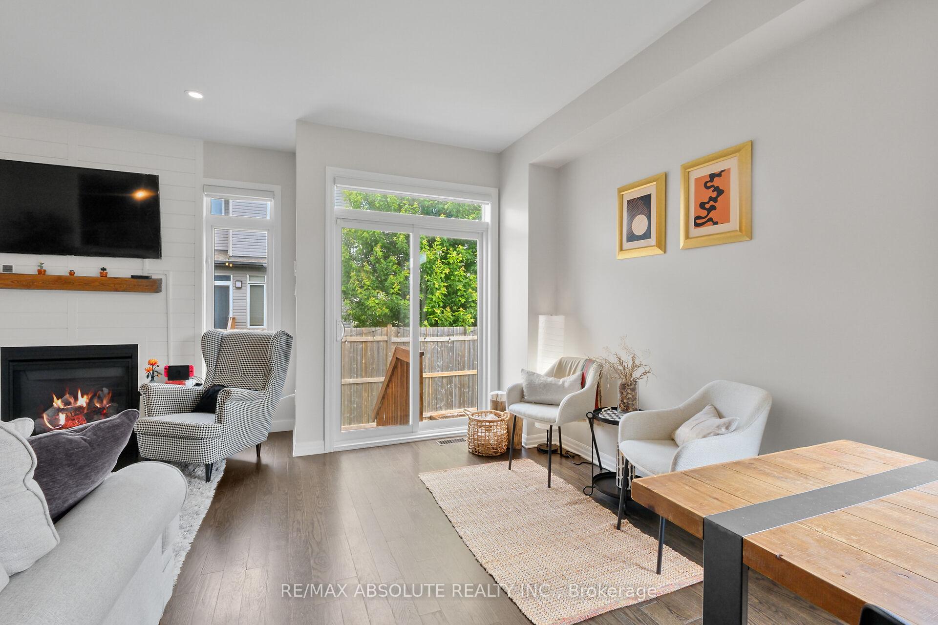 Photo 14 of 243 Overberg Way, Ottawa, Kanata - Emerald Meadows/Trailwest — HOMEH