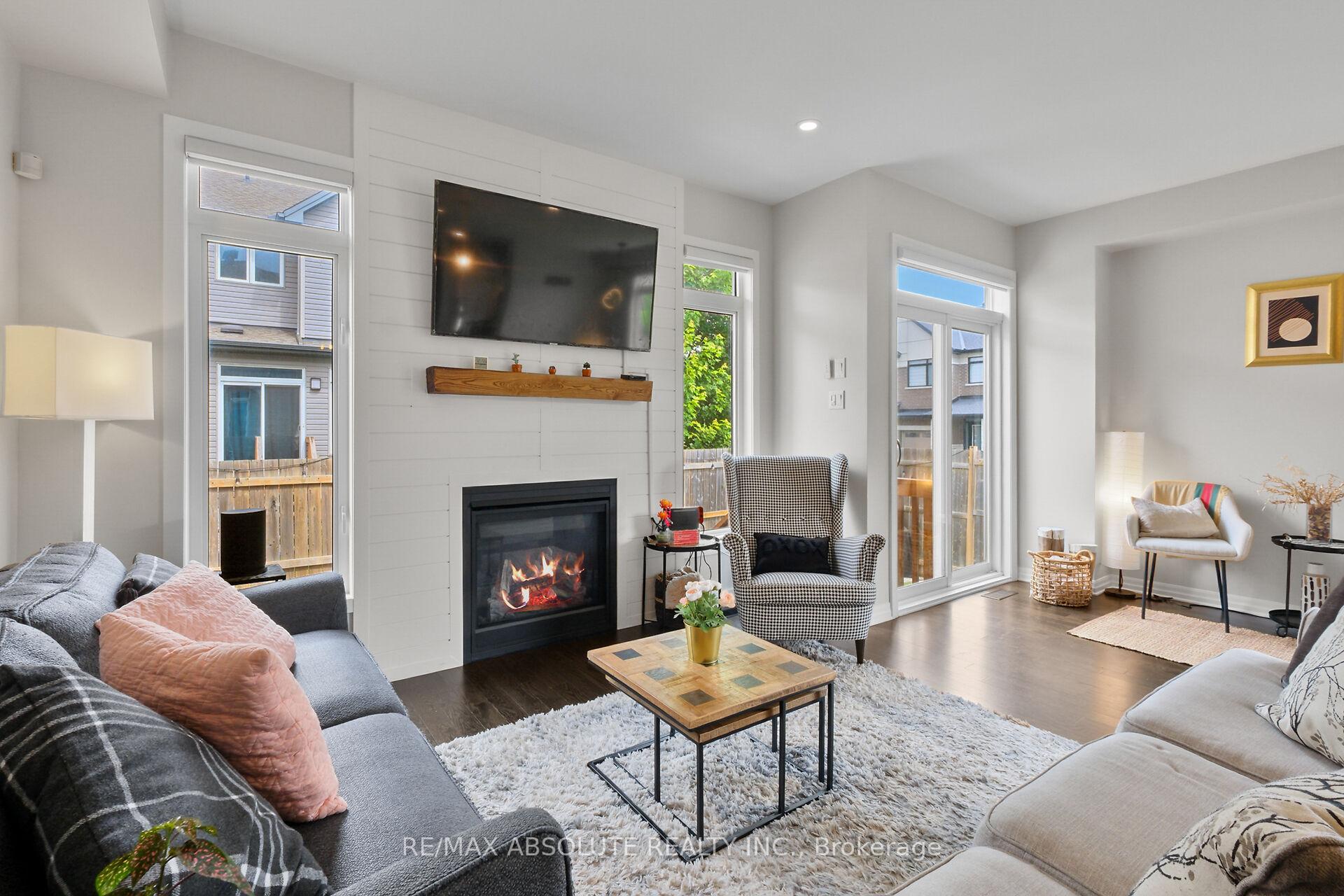 Photo 18 of 243 Overberg Way, Ottawa, Kanata - Emerald Meadows/Trailwest — HOMEH