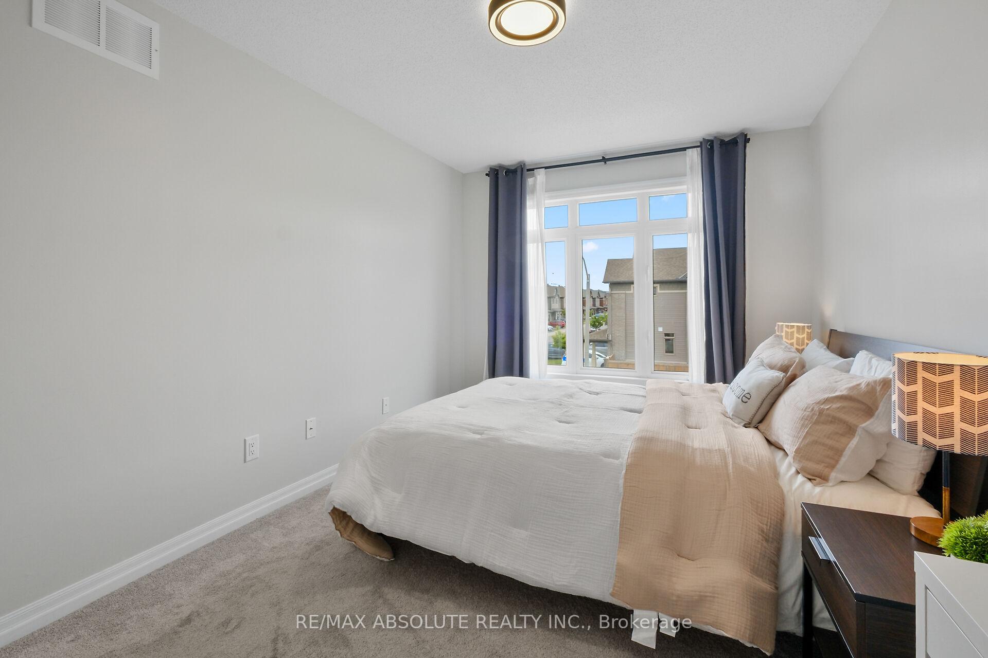 Photo 28 of 243 Overberg Way, Ottawa, Kanata - Emerald Meadows/Trailwest — HOMEH