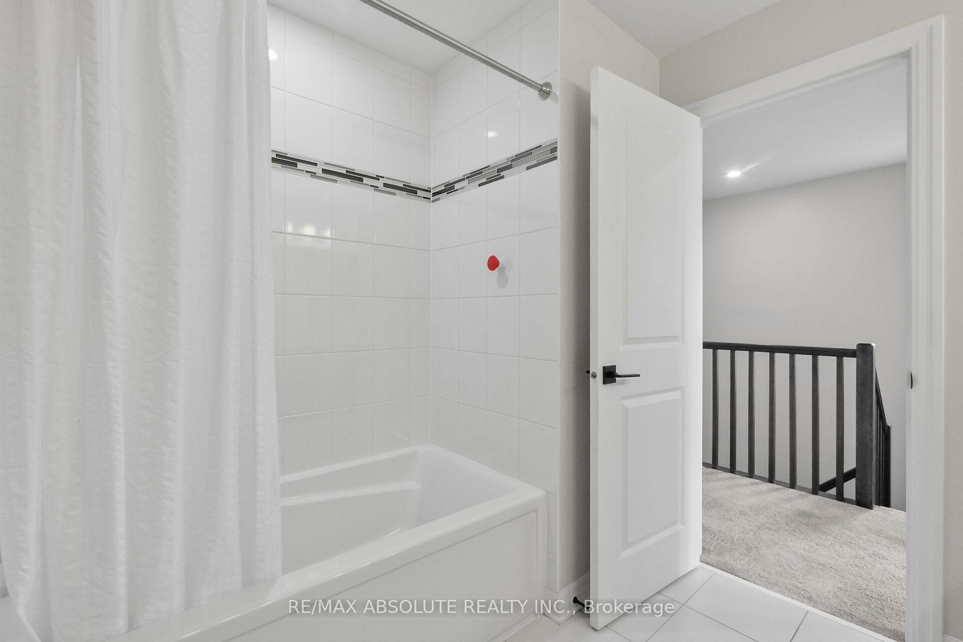 Photo 32 of 243 Overberg Way, Ottawa, Kanata - Emerald Meadows/Trailwest — HOMEH