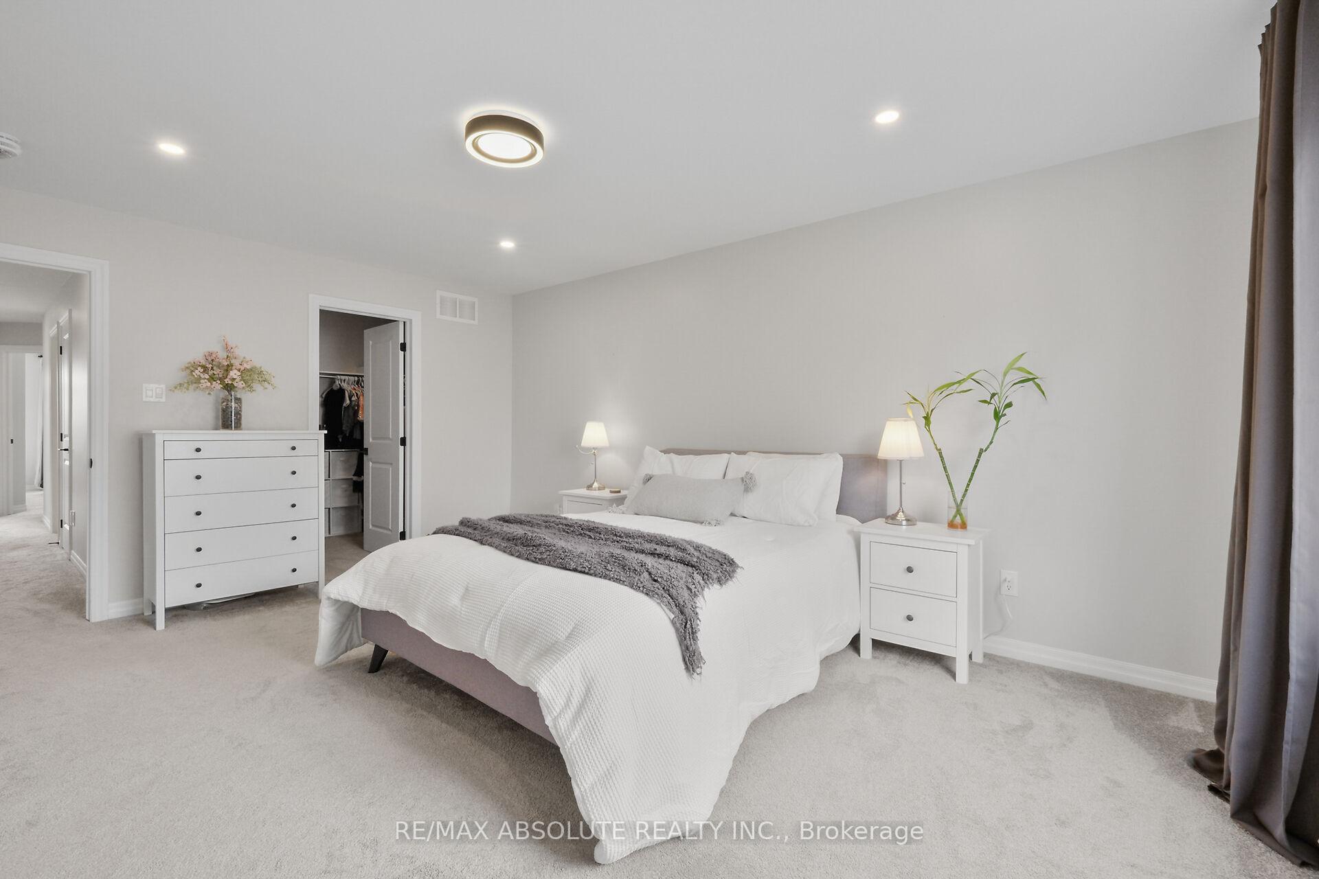 Photo 35 of 243 Overberg Way, Ottawa, Kanata - Emerald Meadows/Trailwest — HOMEH