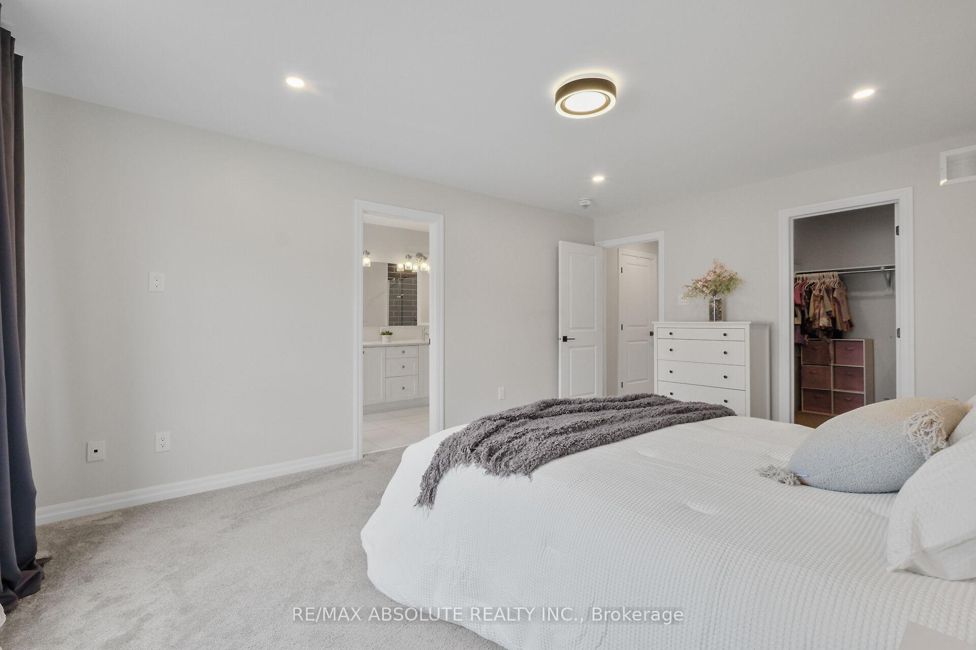 Photo 36 of 243 Overberg Way, Ottawa, Kanata - Emerald Meadows/Trailwest — HOMEH
