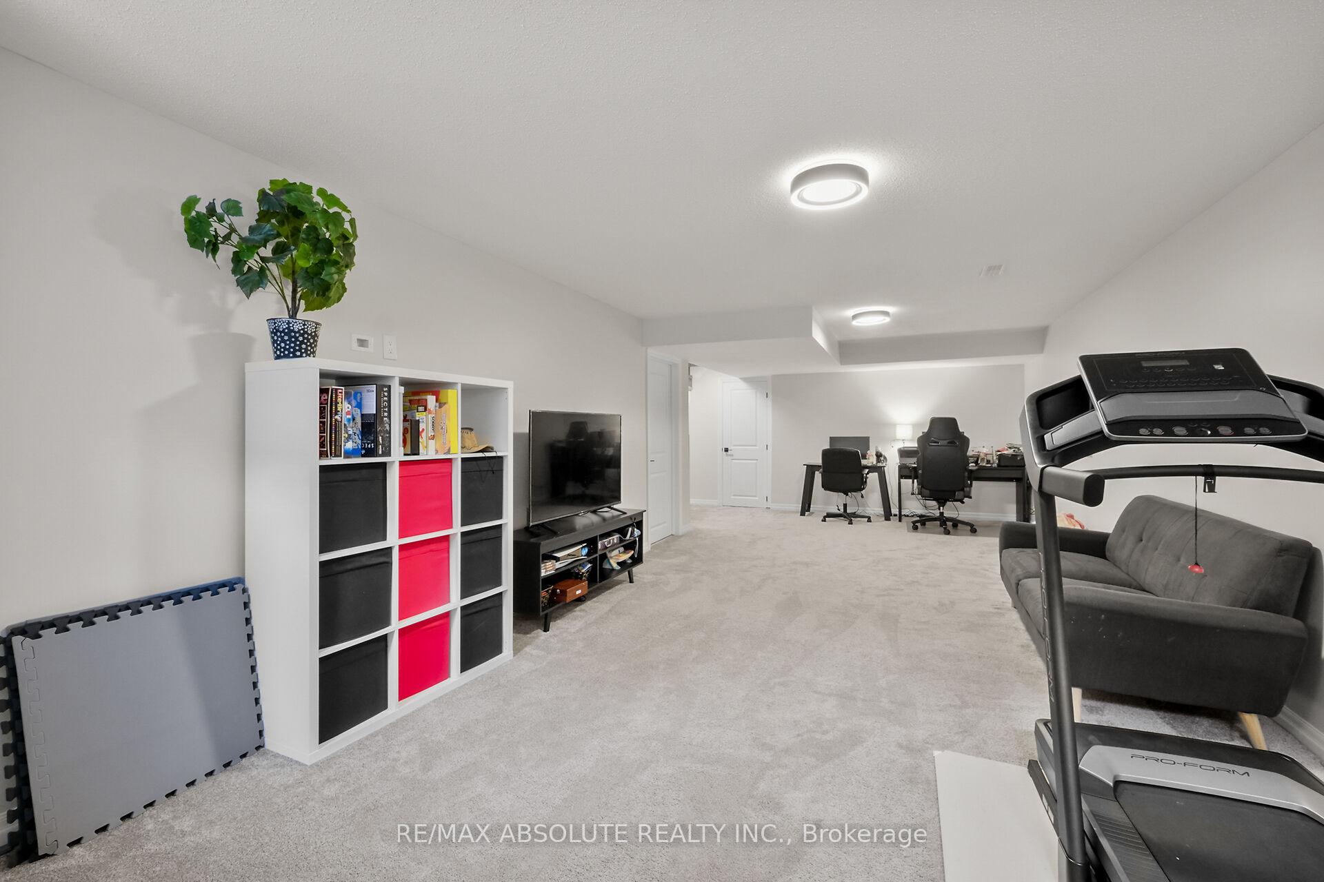 Photo 39 of 243 Overberg Way, Ottawa, Kanata - Emerald Meadows/Trailwest — HOMEH