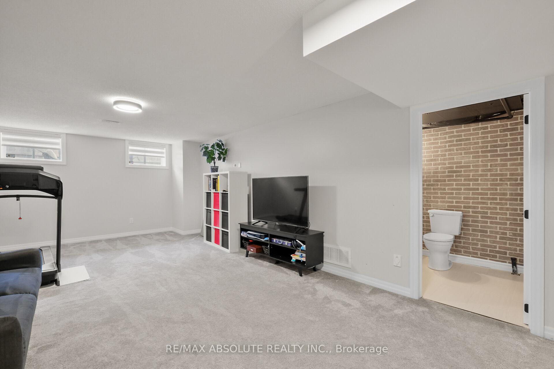 Photo 40 of 243 Overberg Way, Ottawa, Kanata - Emerald Meadows/Trailwest — HOMEH