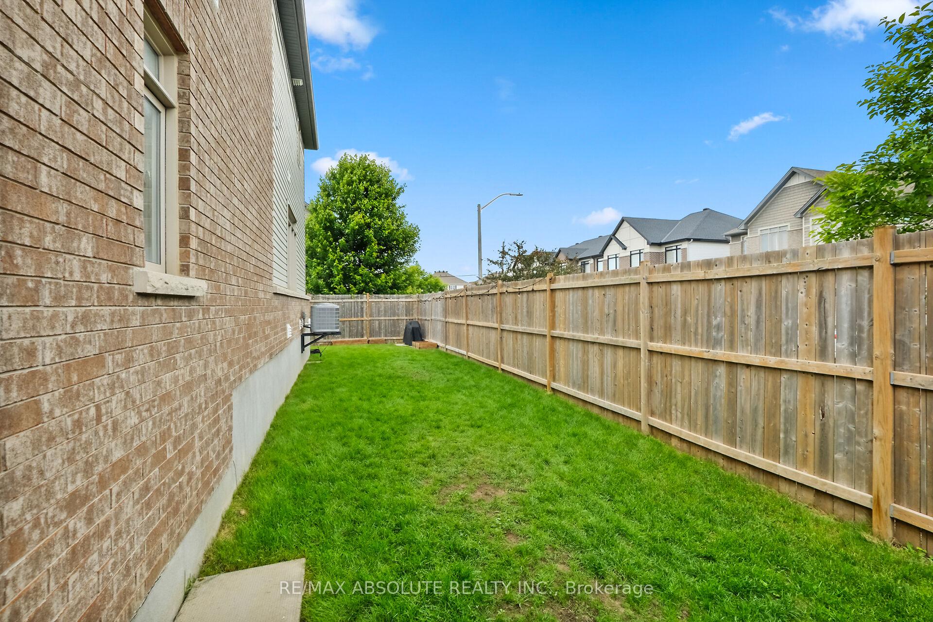 Photo 44 of 243 Overberg Way, Ottawa, Kanata - Emerald Meadows/Trailwest — HOMEH