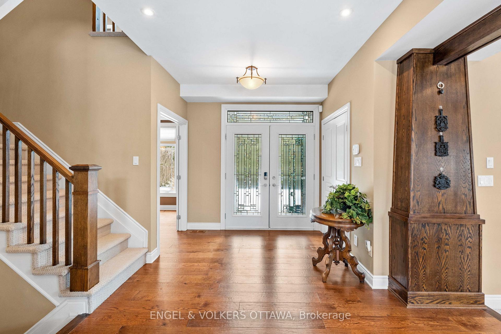 Photo 5 of 5785 Longhearth Way, Ottawa, Manotick East to Manotick Station — HOMEH