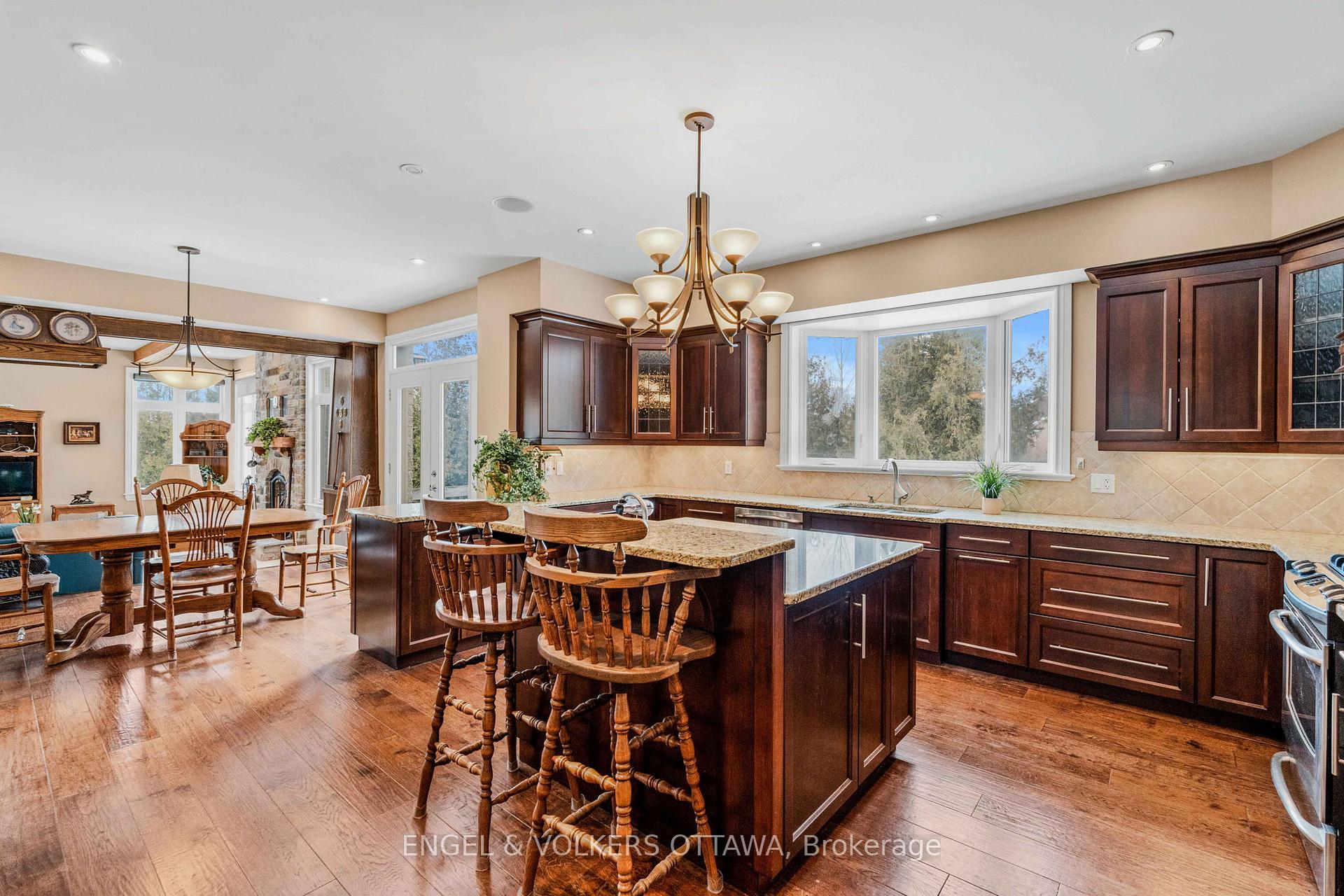 Photo 7 of 5785 Longhearth Way, Ottawa, Manotick East to Manotick Station — HOMEH