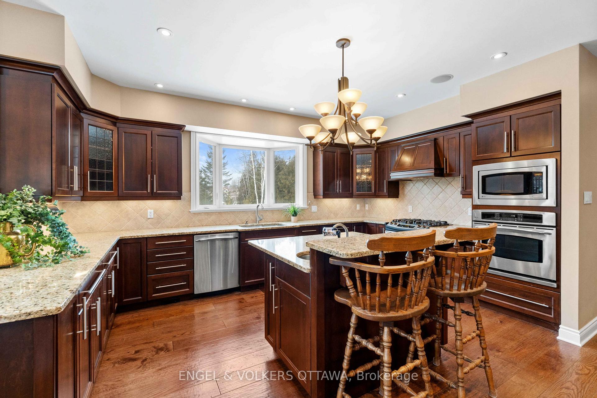 Photo 8 of 5785 Longhearth Way, Ottawa, Manotick East to Manotick Station — HOMEH