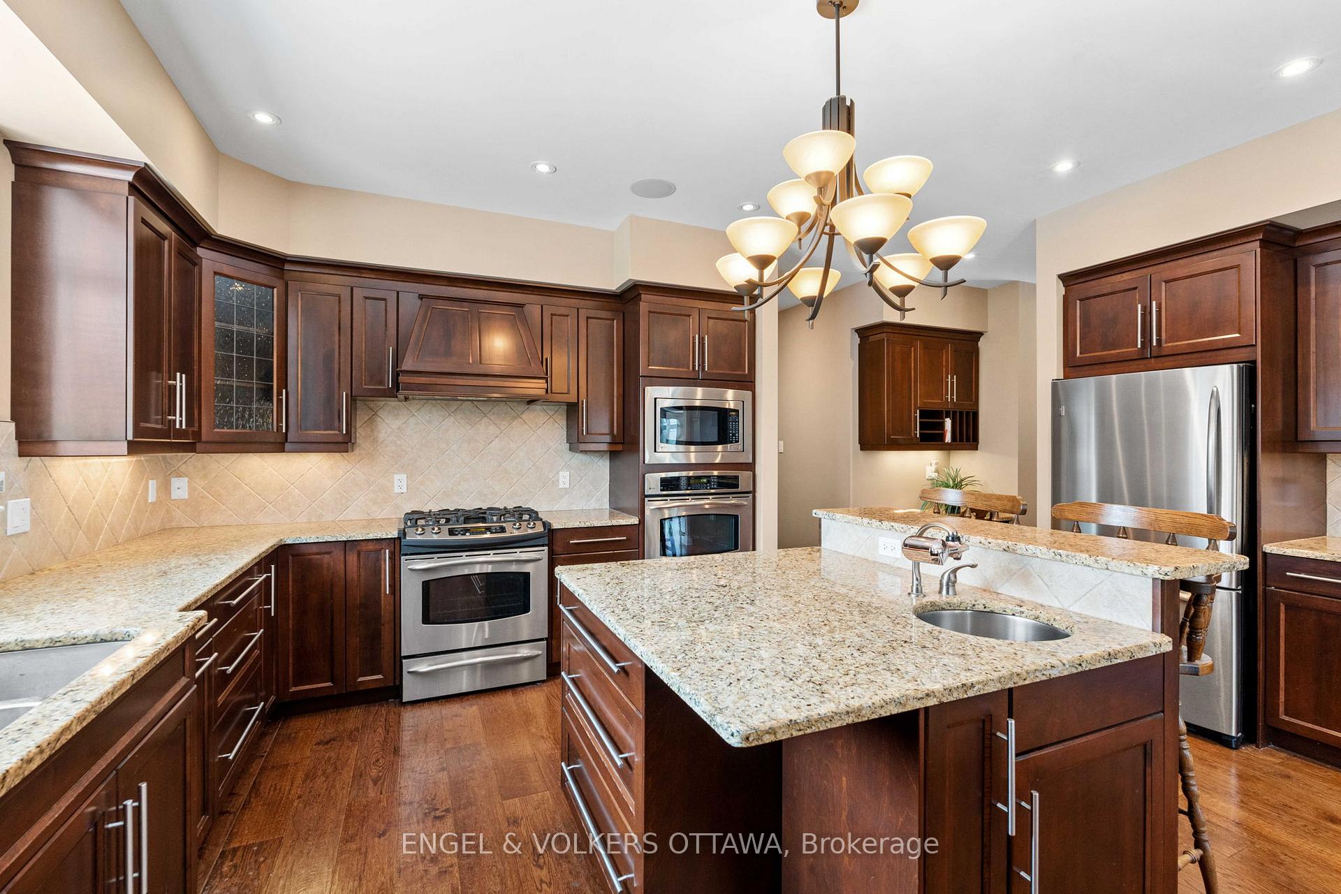 Photo 9 of 5785 Longhearth Way, Ottawa, Manotick East to Manotick Station — HOMEH