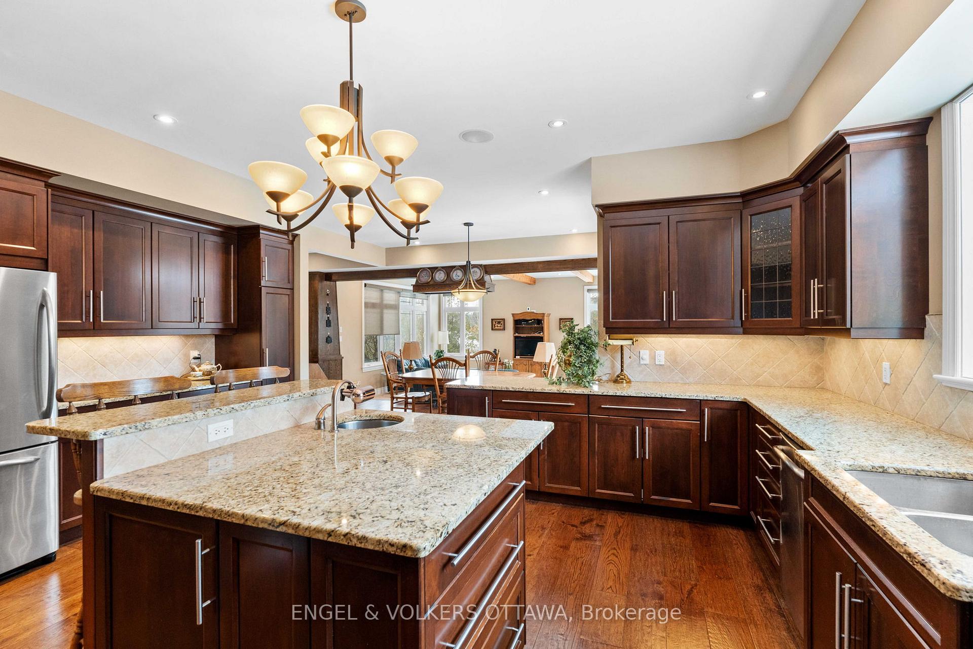 Photo 10 of 5785 Longhearth Way, Ottawa, Manotick East to Manotick Station — HOMEH