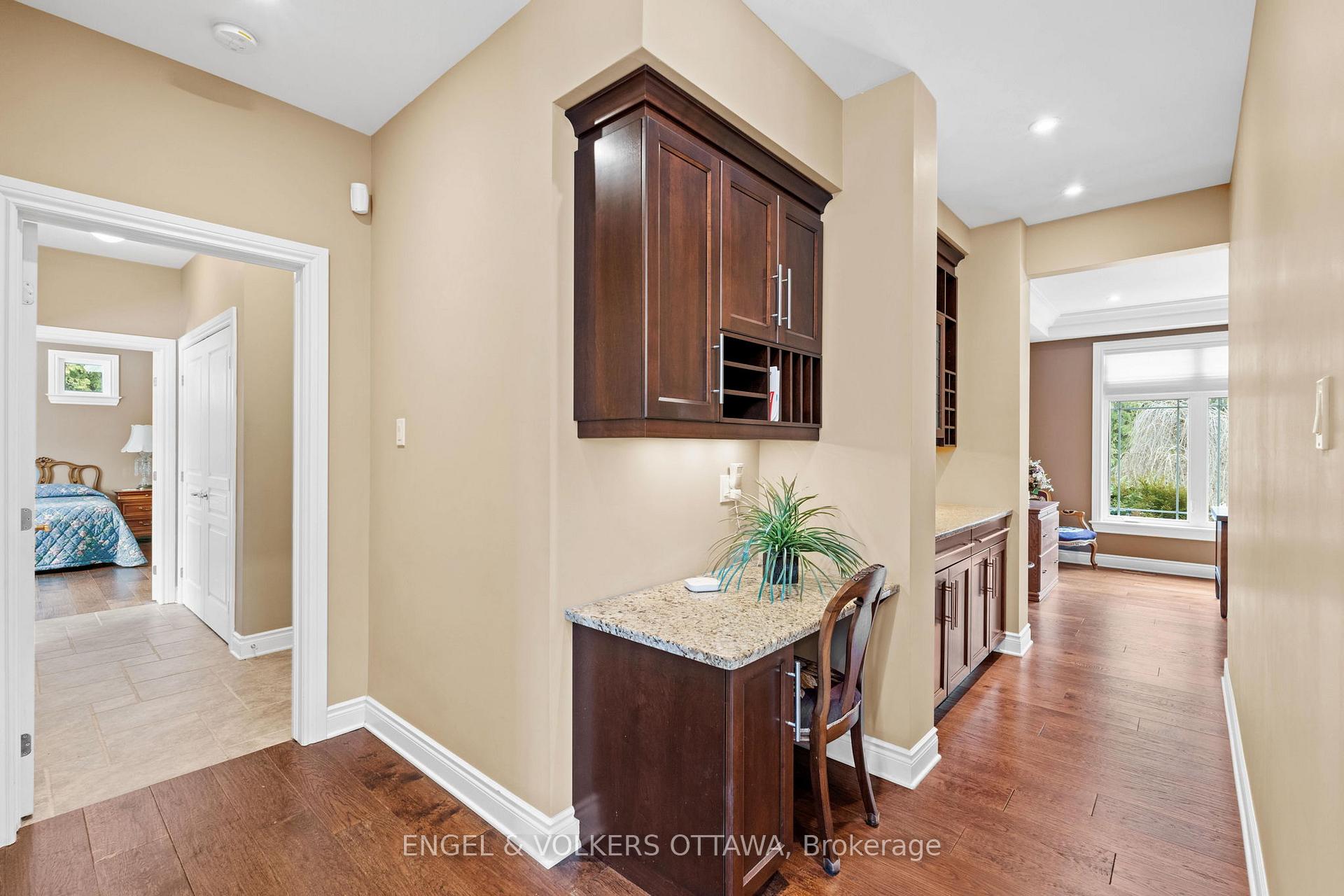 Photo 12 of 5785 Longhearth Way, Ottawa, Manotick East to Manotick Station — HOMEH