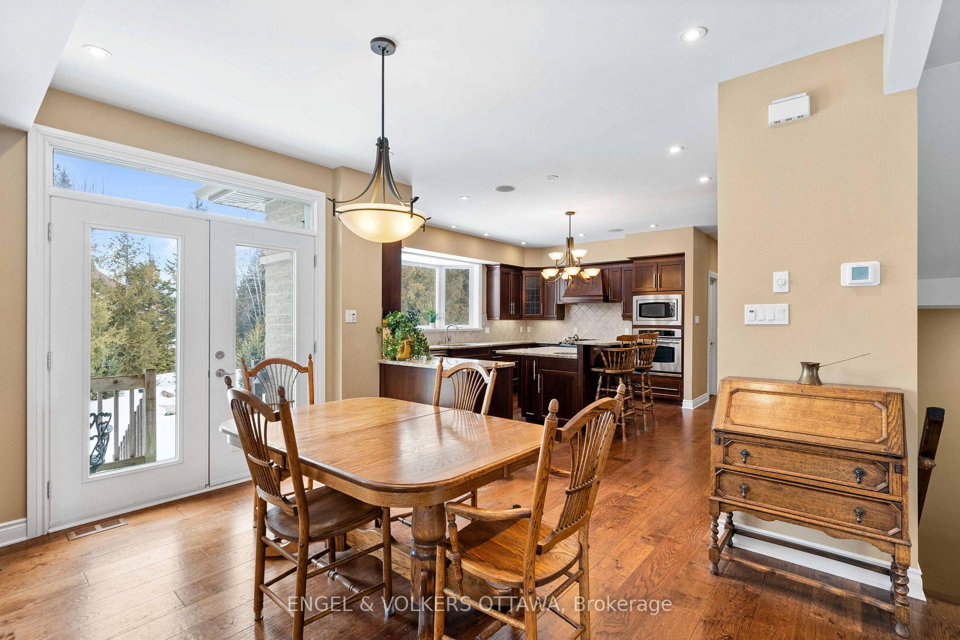 Photo 13 of 5785 Longhearth Way, Ottawa, Manotick East to Manotick Station — HOMEH
