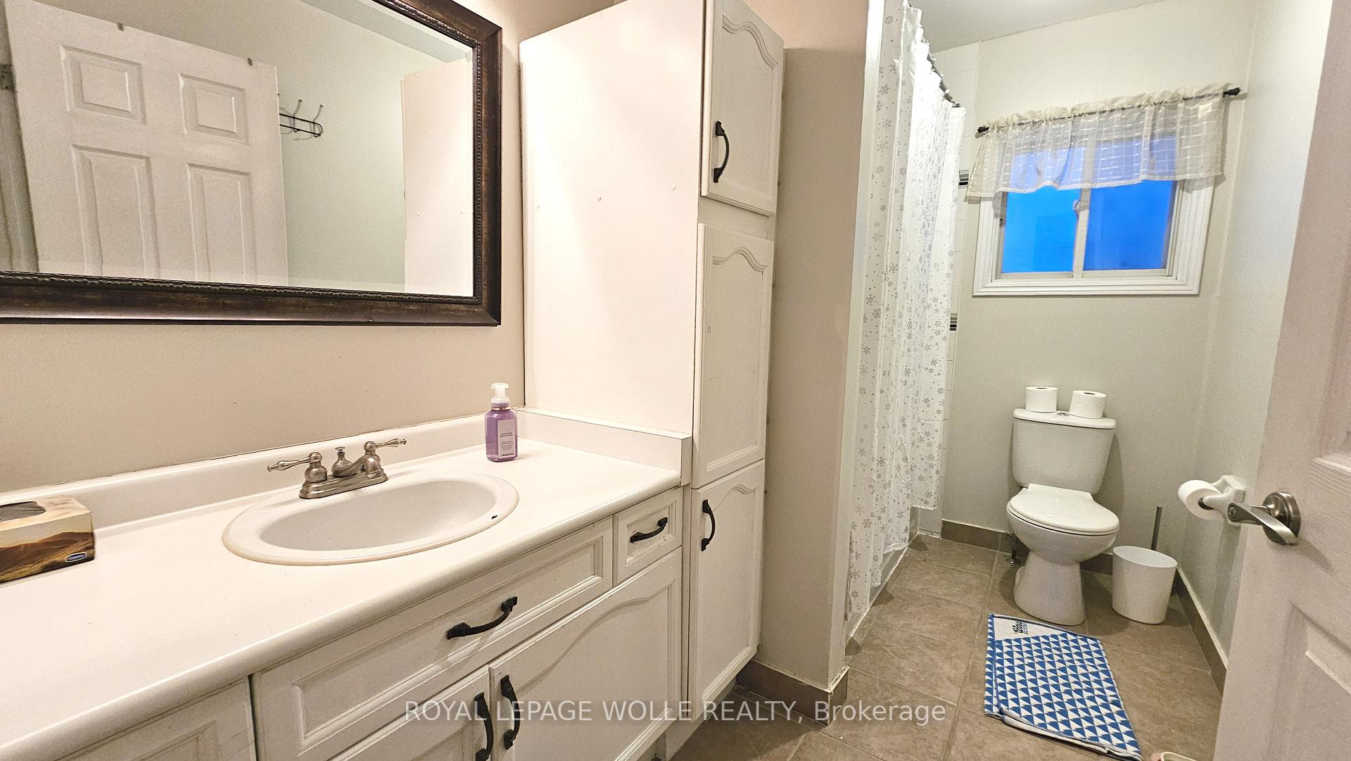 Photo 10 of 238 Benesfort Crescent, Kitchener — HOMEH