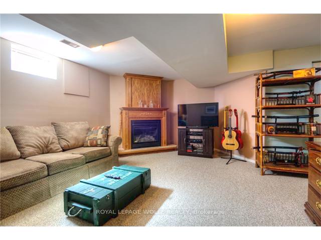 Photo 12 of 238 Benesfort Crescent, Kitchener — HOMEH