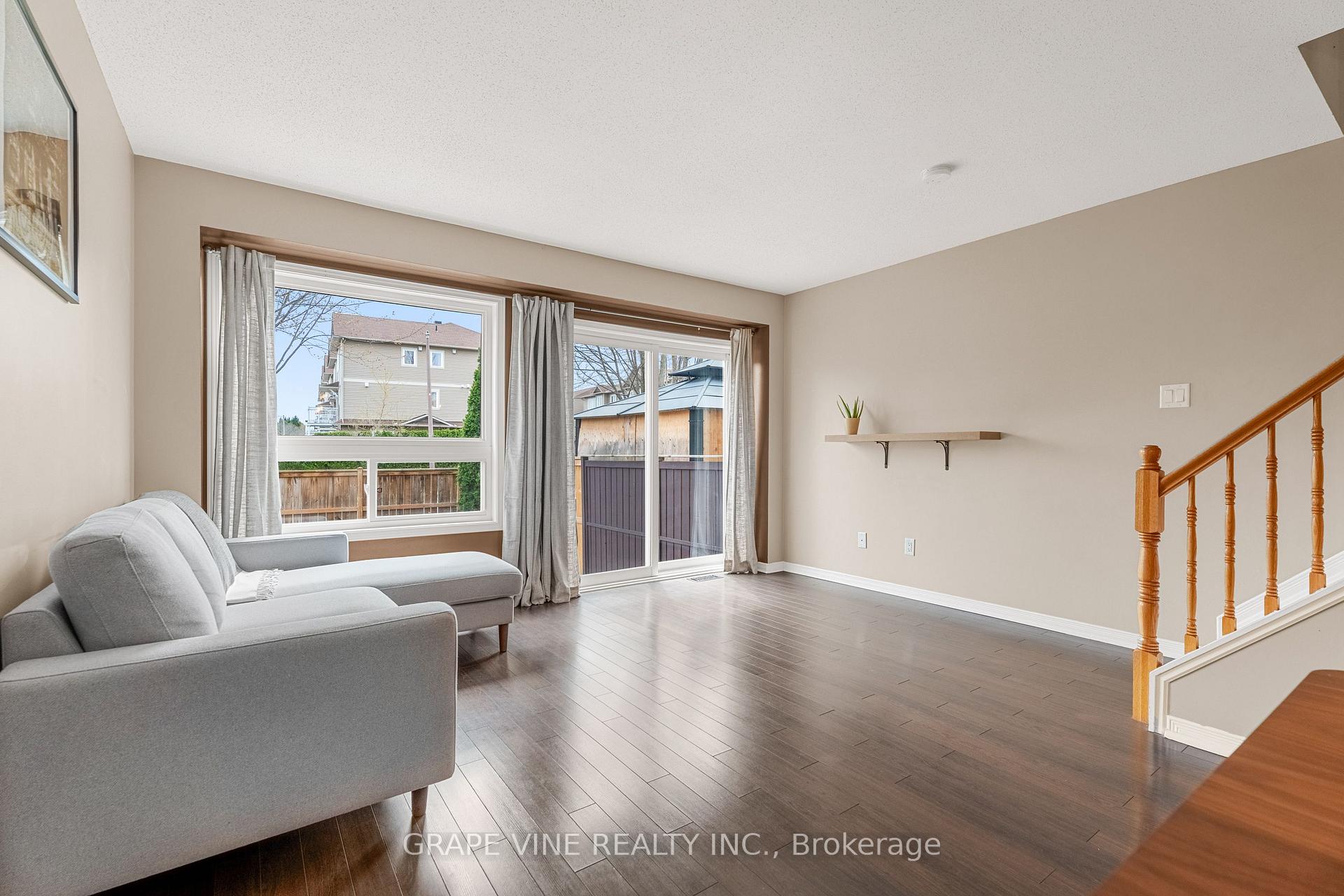 Photo 9 of 177 Kinross Private, Ottawa, Kanata - Morgan's Grant/South March — HOMEH