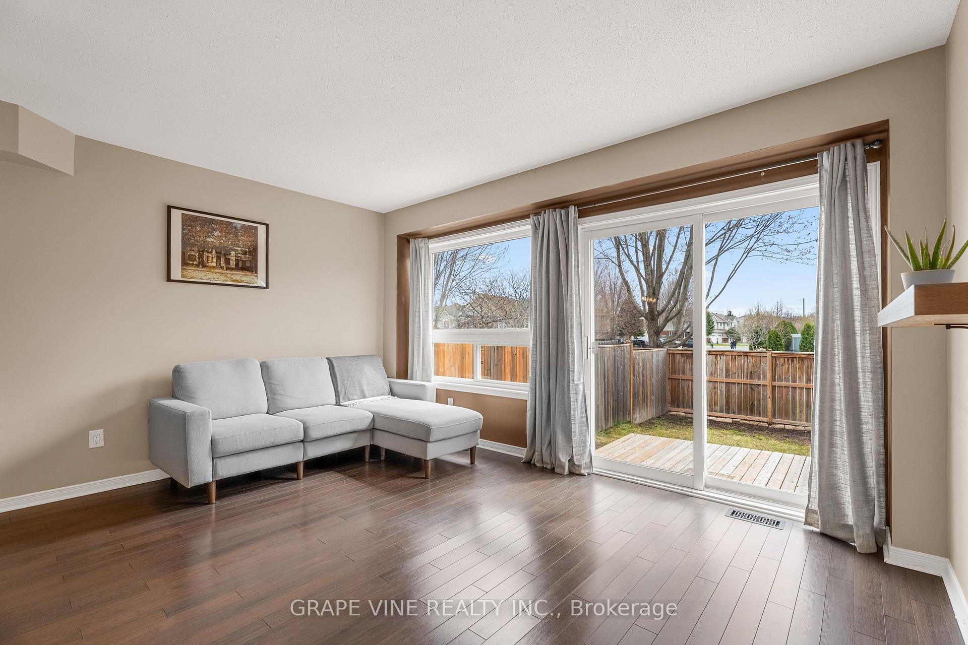 Photo 10 of 177 Kinross Private, Ottawa, Kanata - Morgan's Grant/South March — HOMEH