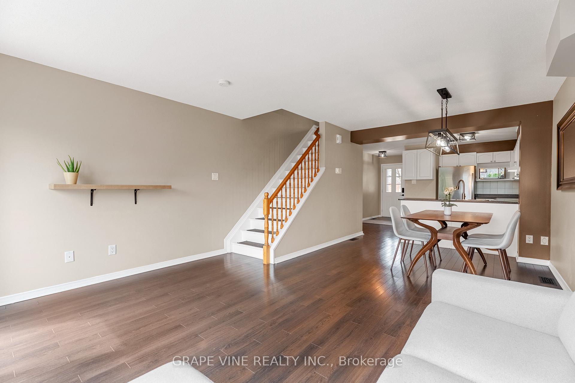 Photo 11 of 177 Kinross Private, Ottawa, Kanata - Morgan's Grant/South March — HOMEH