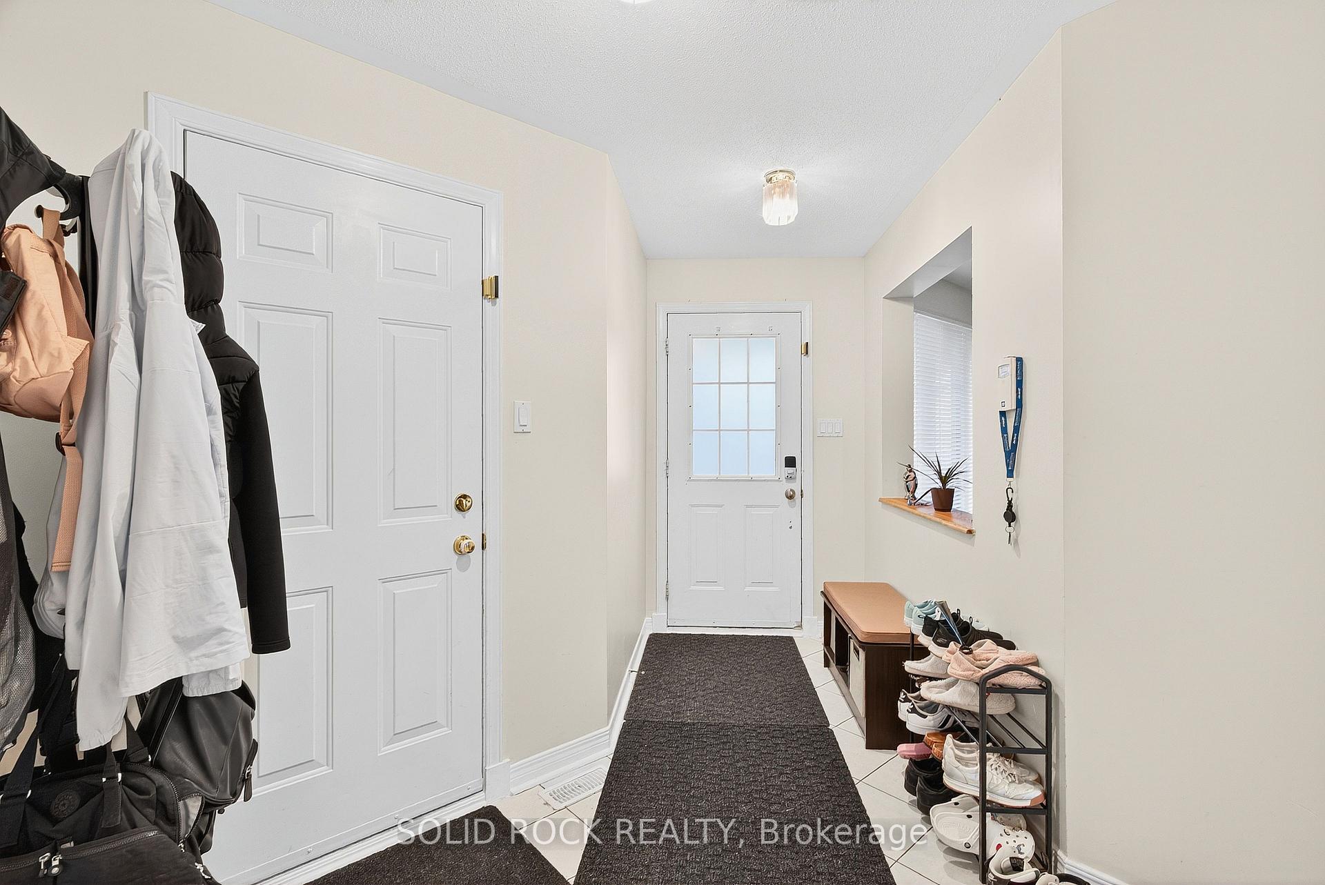 Photo 4 of 30 Kenins Crescent, Ottawa, Kanata - Kanata Lakes/Heritage Hills — HOMEH