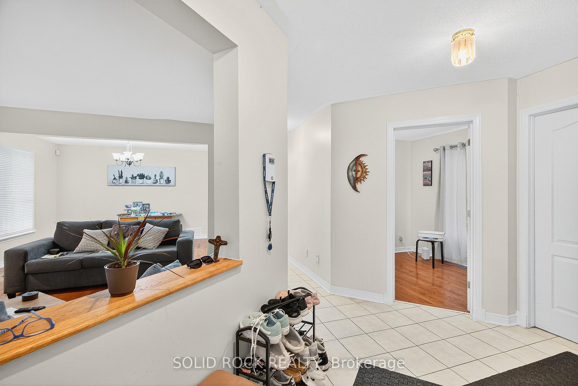 Photo 5 of 30 Kenins Crescent, Ottawa, Kanata - Kanata Lakes/Heritage Hills — HOMEH