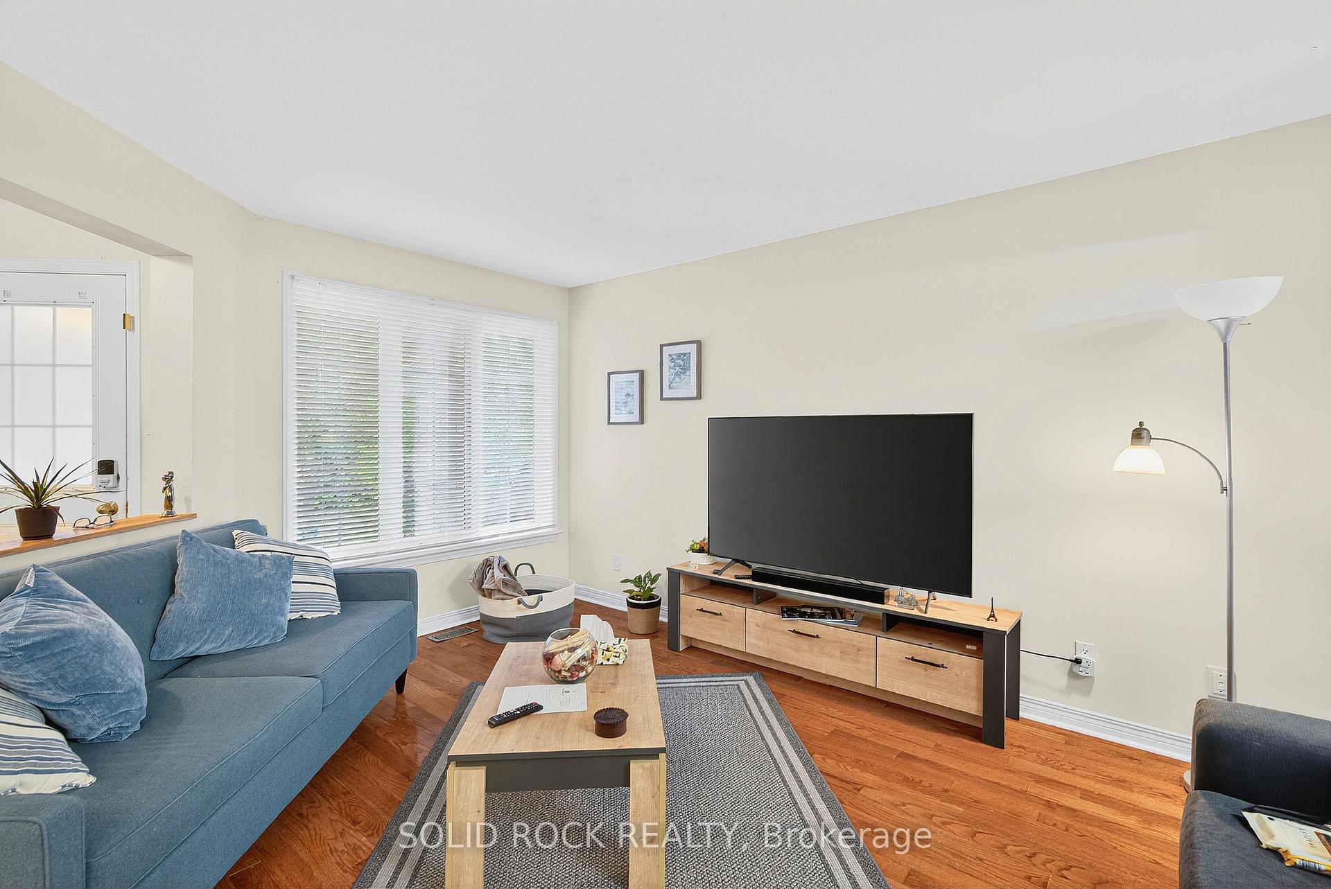 Photo 7 of 30 Kenins Crescent, Ottawa, Kanata - Kanata Lakes/Heritage Hills — HOMEH
