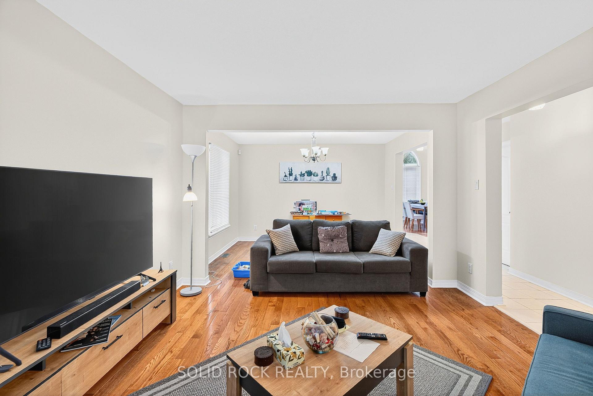 Photo 9 of 30 Kenins Crescent, Ottawa, Kanata - Kanata Lakes/Heritage Hills — HOMEH