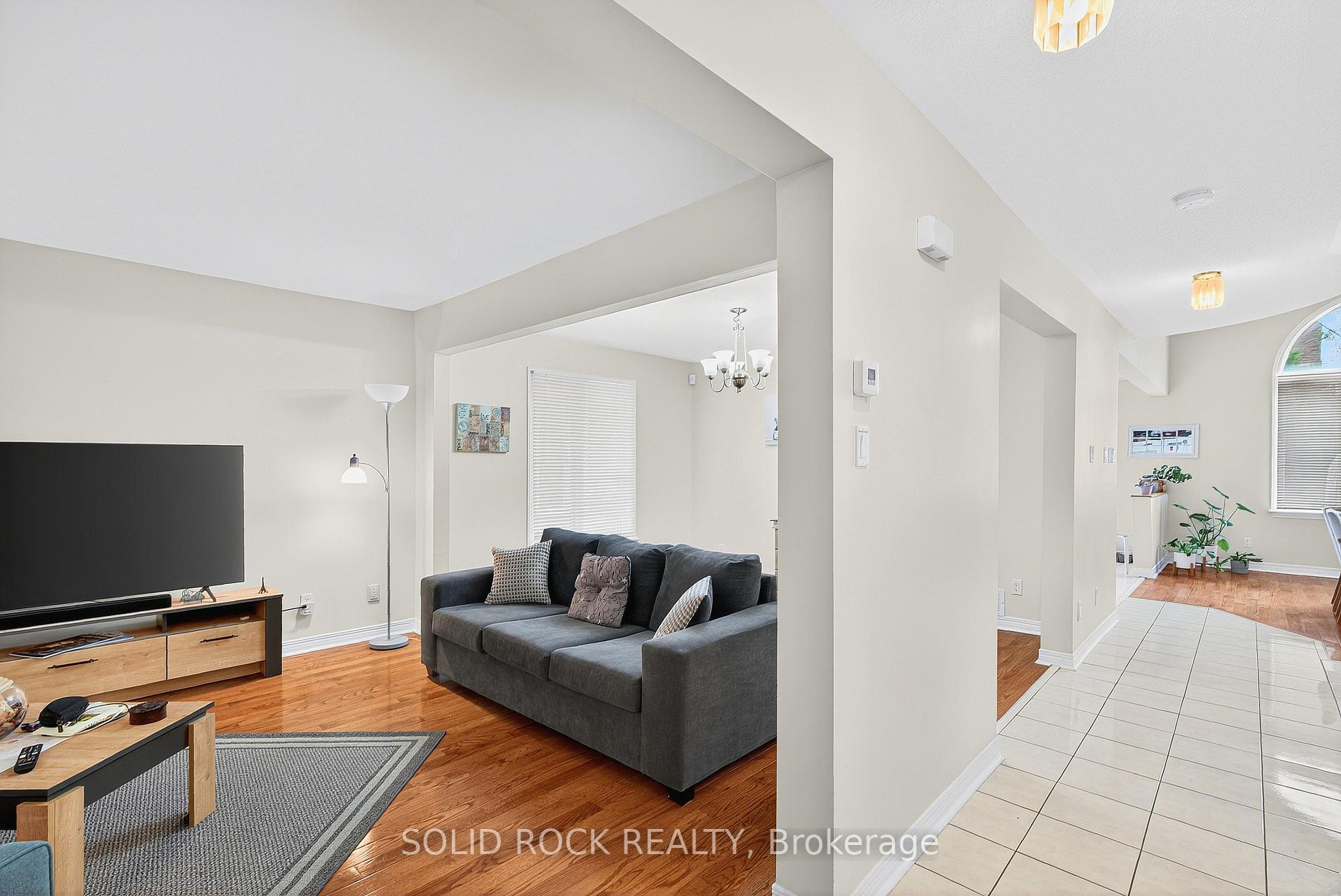 Photo 12 of 30 Kenins Crescent, Ottawa, Kanata - Kanata Lakes/Heritage Hills — HOMEH