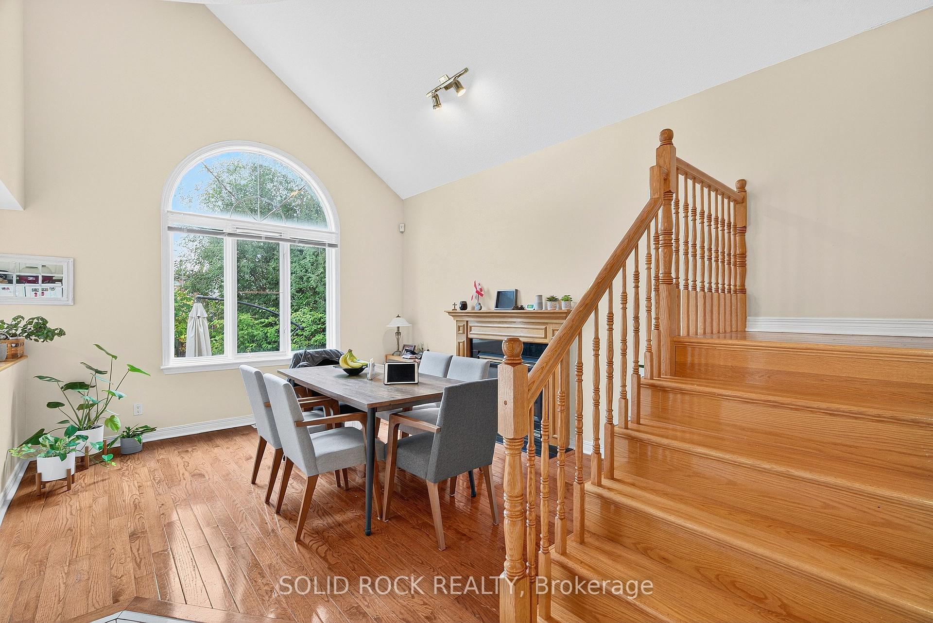 Photo 13 of 30 Kenins Crescent, Ottawa, Kanata - Kanata Lakes/Heritage Hills — HOMEH