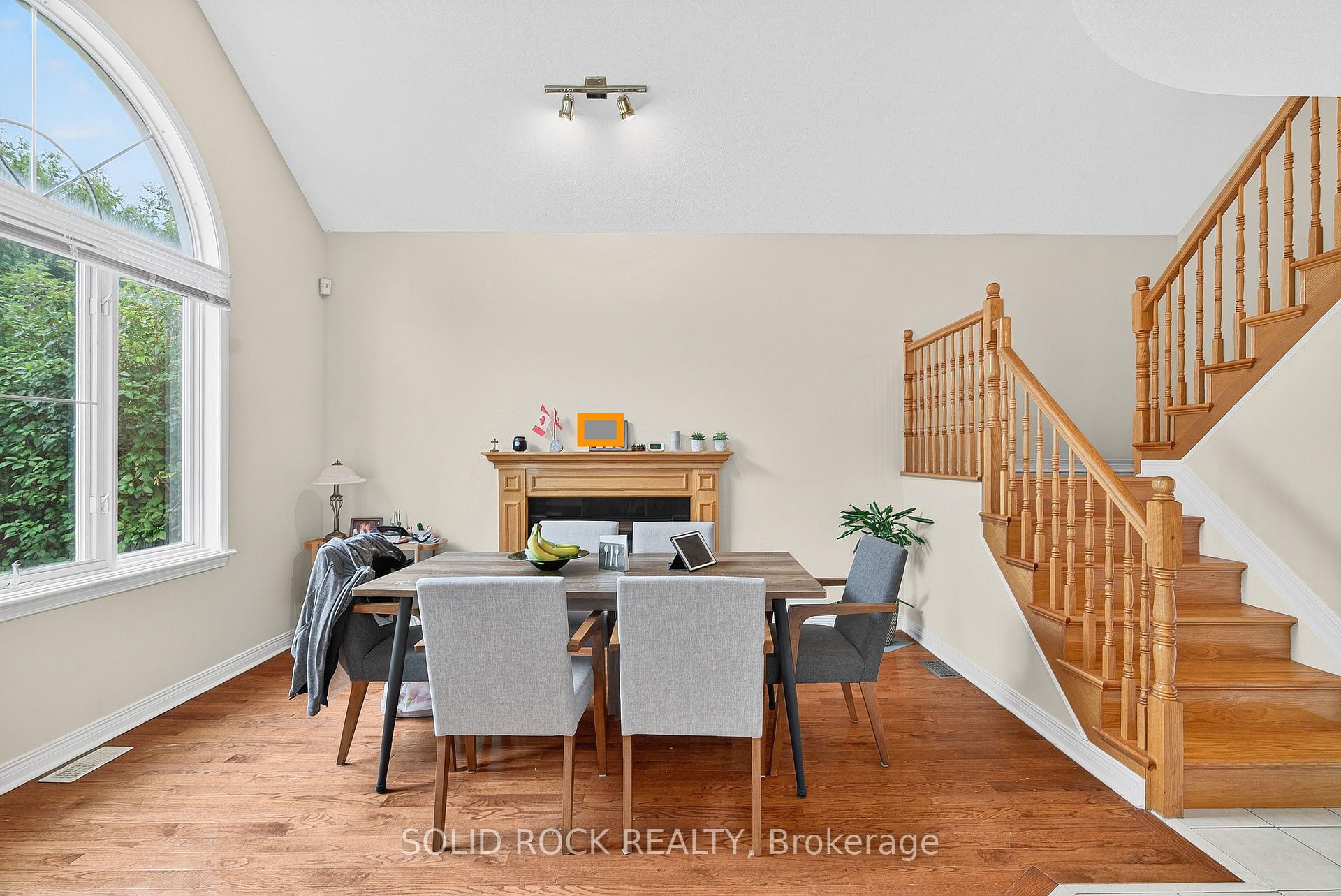 Photo 14 of 30 Kenins Crescent, Ottawa, Kanata - Kanata Lakes/Heritage Hills — HOMEH
