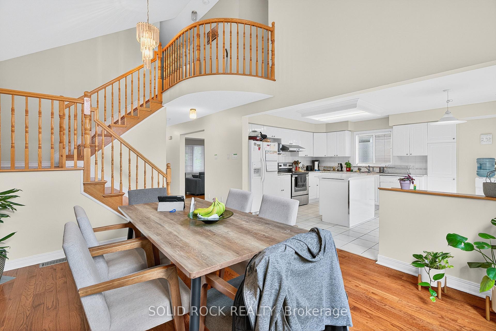 Photo 15 of 30 Kenins Crescent, Ottawa, Kanata - Kanata Lakes/Heritage Hills — HOMEH