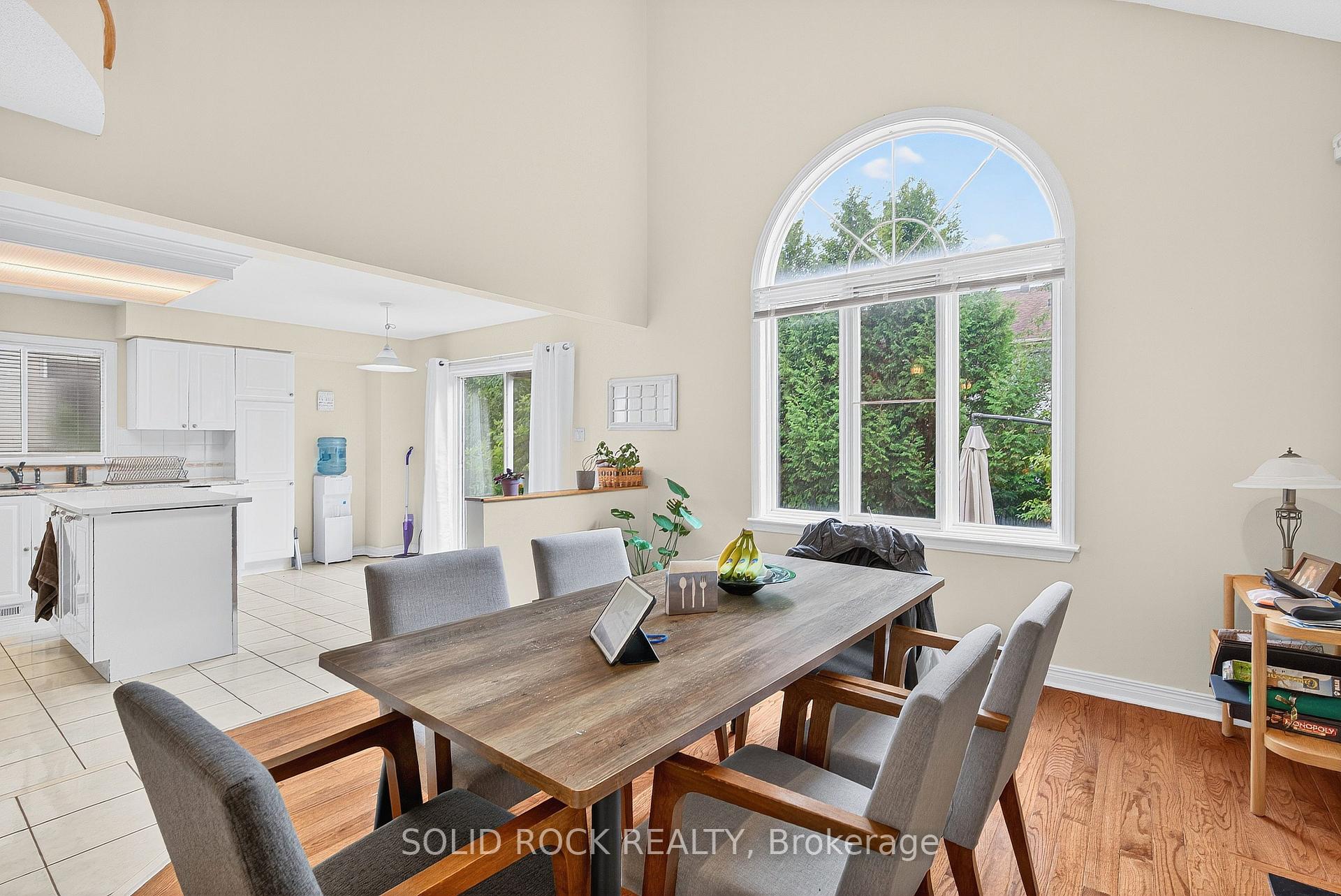 Photo 16 of 30 Kenins Crescent, Ottawa, Kanata - Kanata Lakes/Heritage Hills — HOMEH