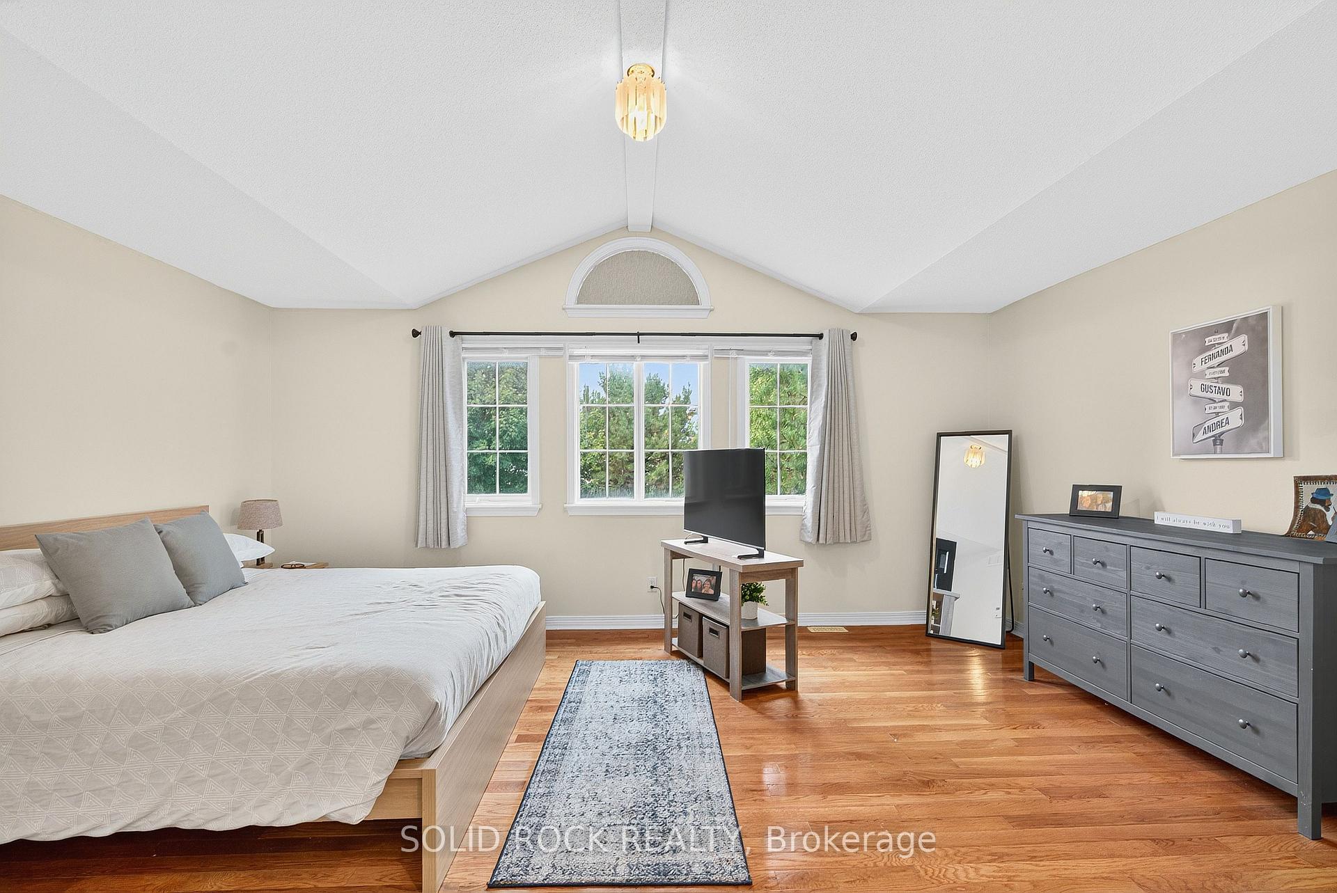 Photo 23 of 30 Kenins Crescent, Ottawa, Kanata - Kanata Lakes/Heritage Hills — HOMEH