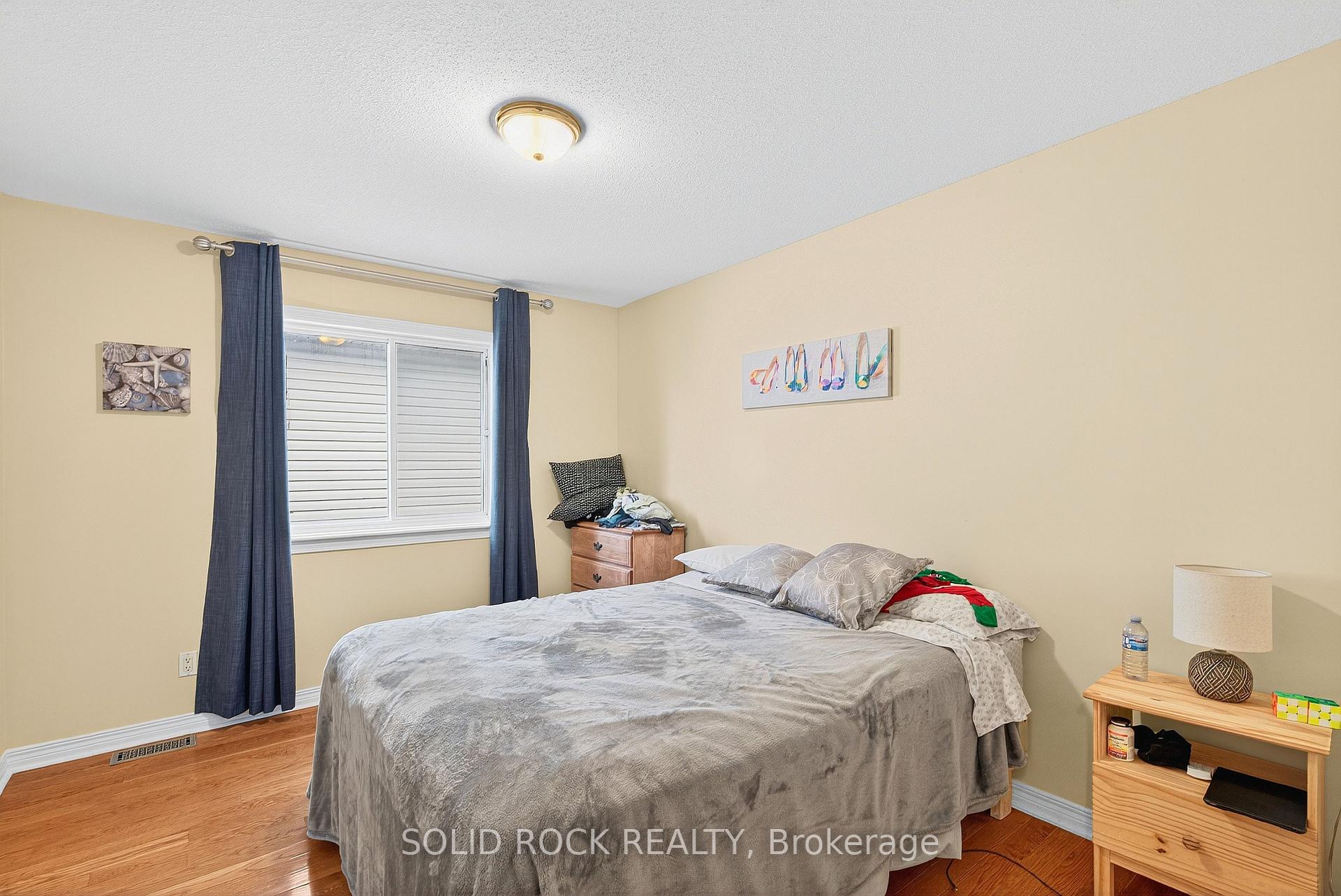 Photo 25 of 30 Kenins Crescent, Ottawa, Kanata - Kanata Lakes/Heritage Hills — HOMEH