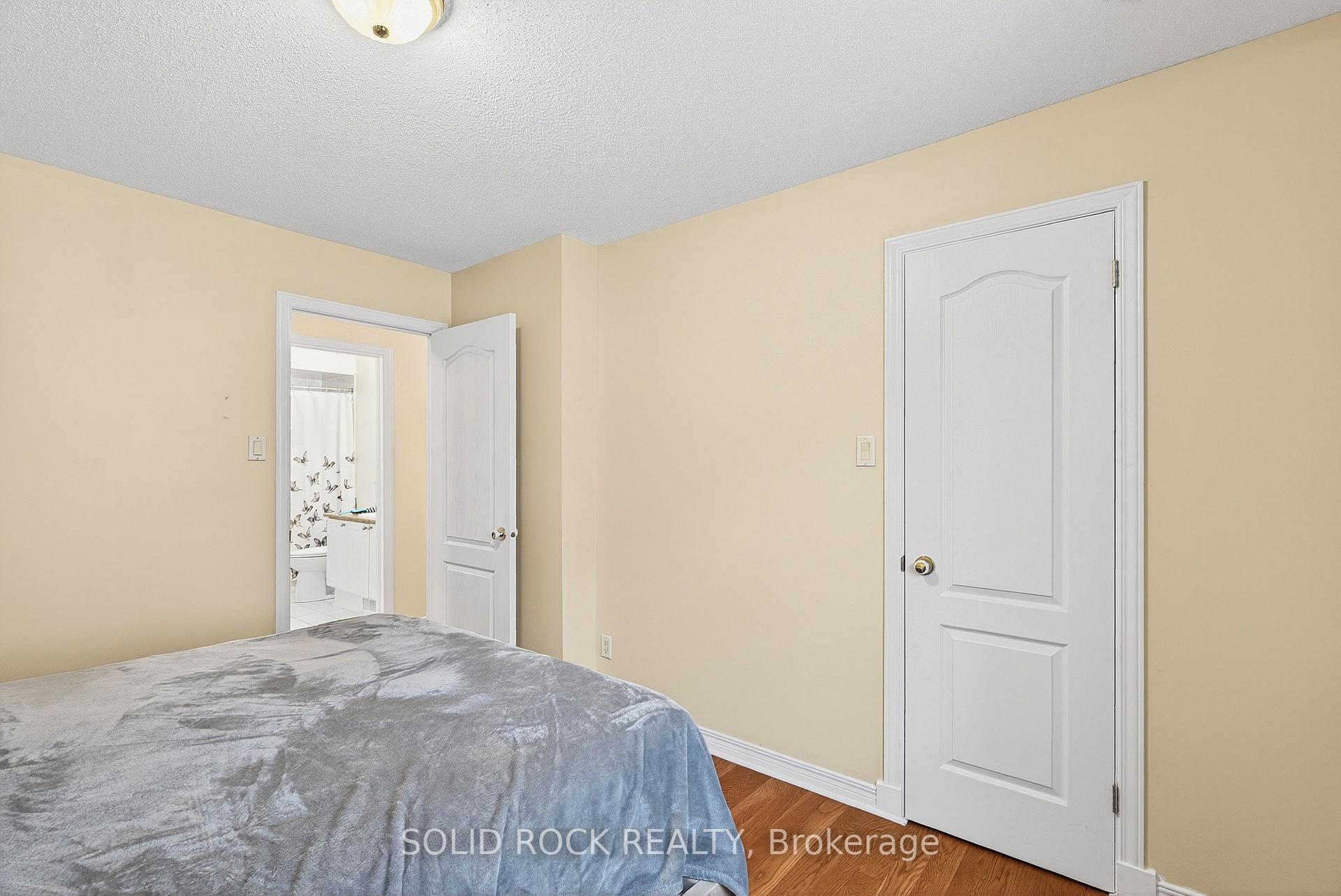 Photo 26 of 30 Kenins Crescent, Ottawa, Kanata - Kanata Lakes/Heritage Hills — HOMEH