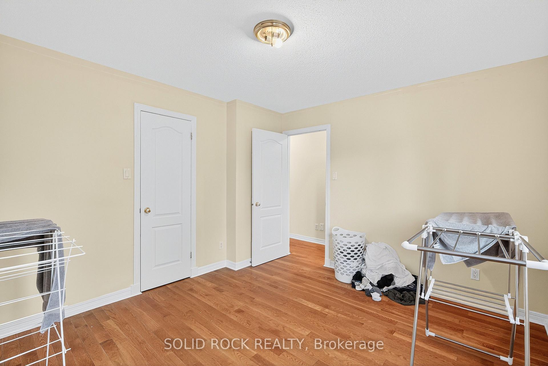 Photo 28 of 30 Kenins Crescent, Ottawa, Kanata - Kanata Lakes/Heritage Hills — HOMEH