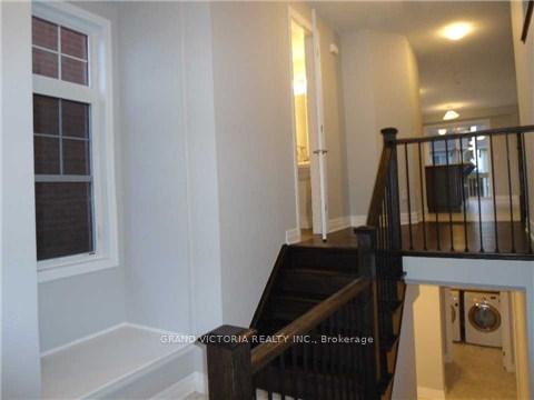 Photo 2 of 288 Fellowes Crescent, Hamilton, Waterdown — HOMEH