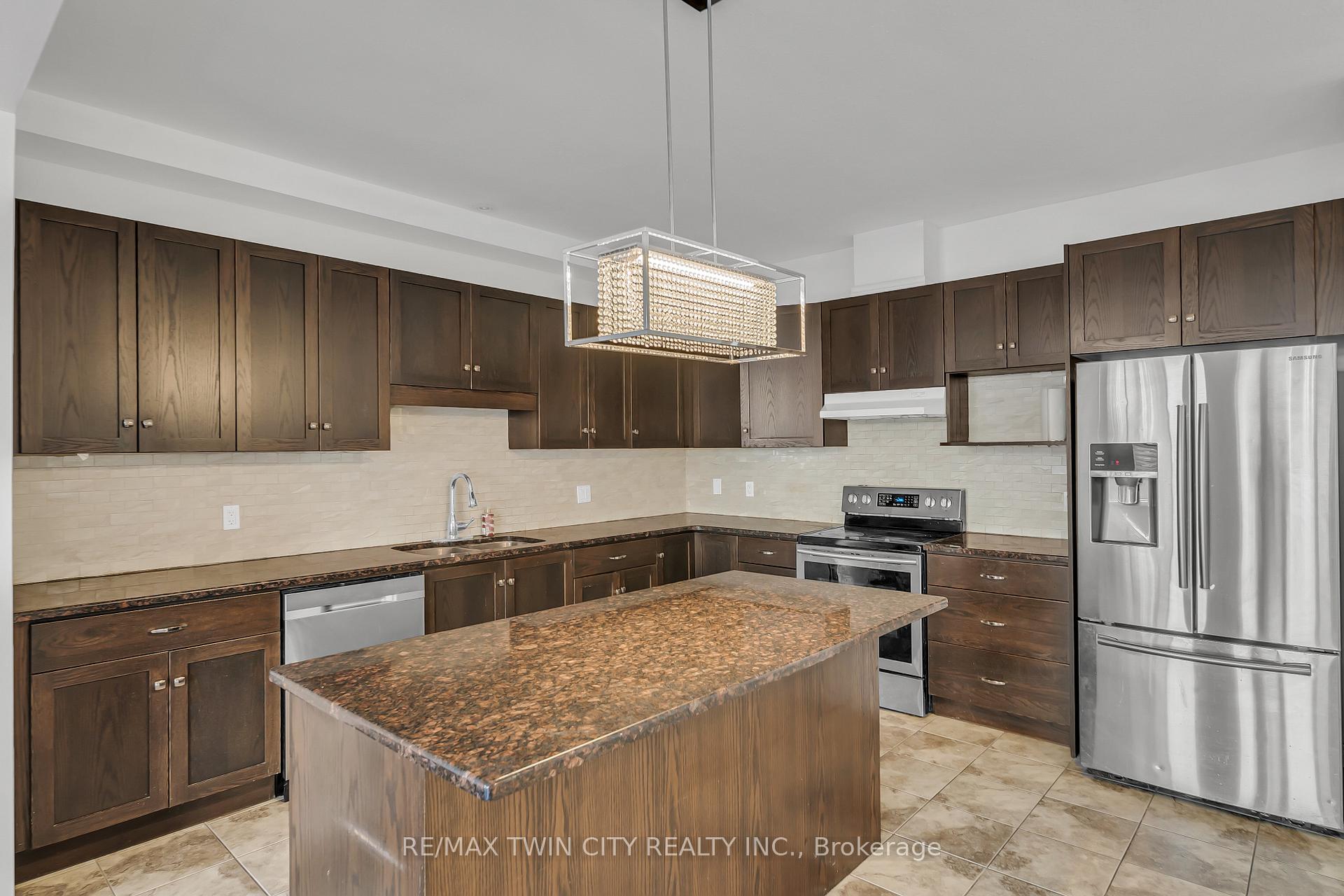 Photo 6 of 182 Eden Oak Trail, Kitchener — HOMEH
