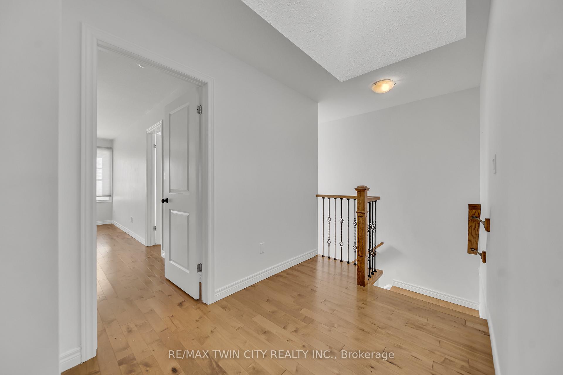 Photo 13 of 182 Eden Oak Trail, Kitchener — HOMEH