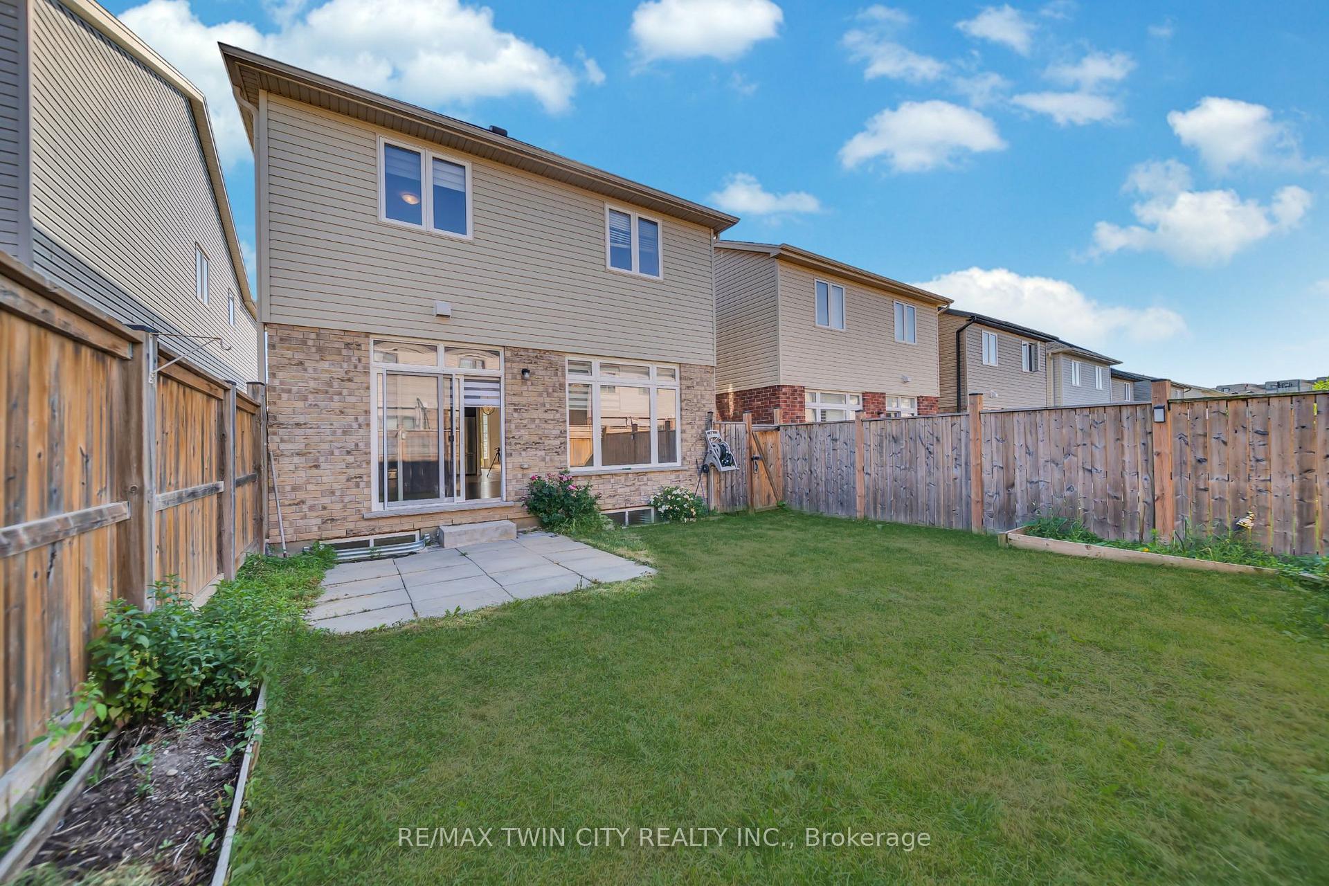 Photo 29 of 182 Eden Oak Trail, Kitchener — HOMEH