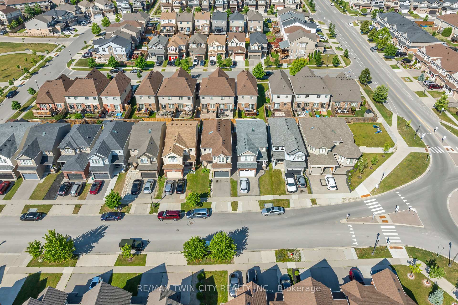 Photo 31 of 182 Eden Oak Trail, Kitchener — HOMEH