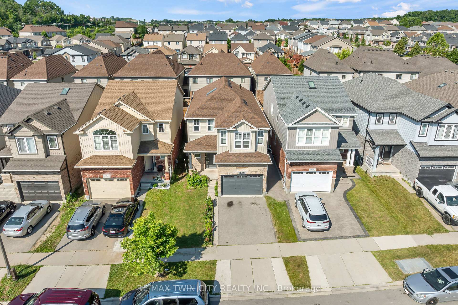 Photo 32 of 182 Eden Oak Trail, Kitchener — HOMEH
