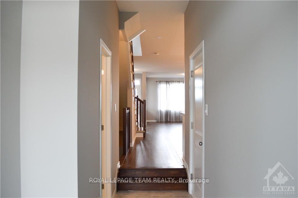 Photo 4 of 493 Cope Drive, Ottawa, Kanata - Emerald Meadows/Trailwest — HOMEH
