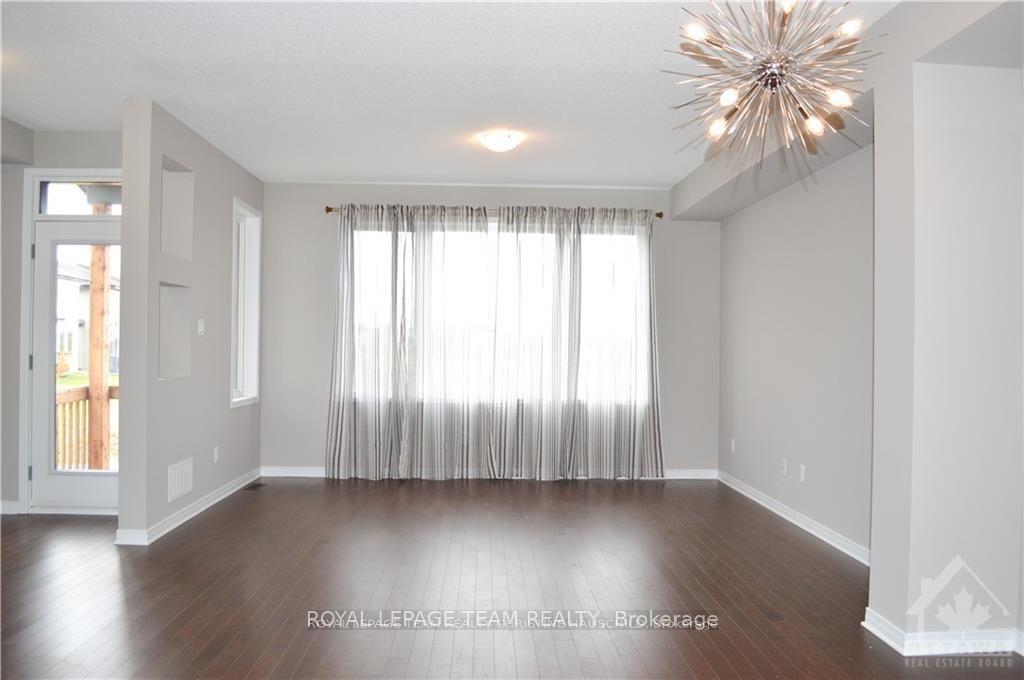 Photo 11 of 493 Cope Drive, Ottawa, Kanata - Emerald Meadows/Trailwest — HOMEH