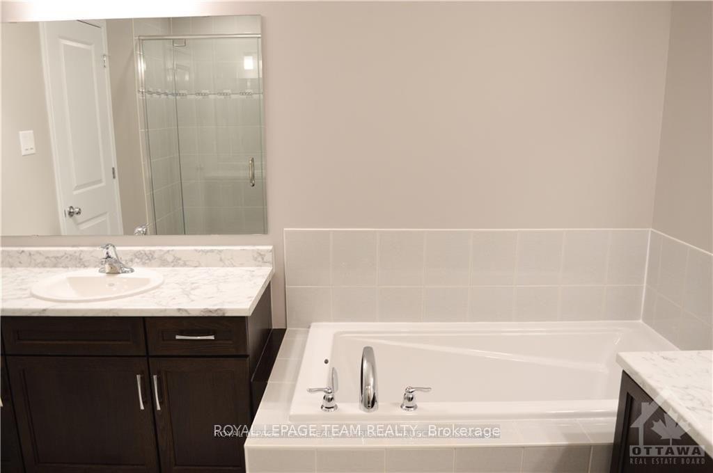 Photo 19 of 493 Cope Drive, Ottawa, Kanata - Emerald Meadows/Trailwest — HOMEH
