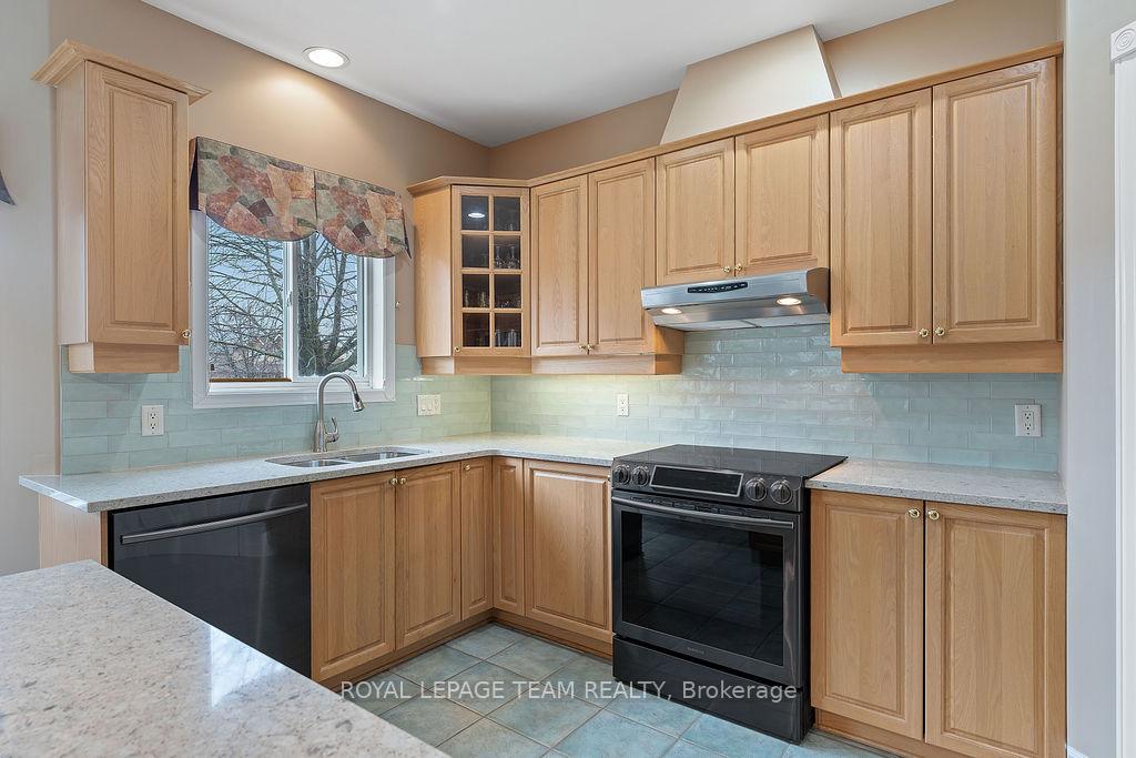 Photo 20 of 37 Loyal Hill Crescent, Ottawa, Kanata - Bridlewood — HOMEH
