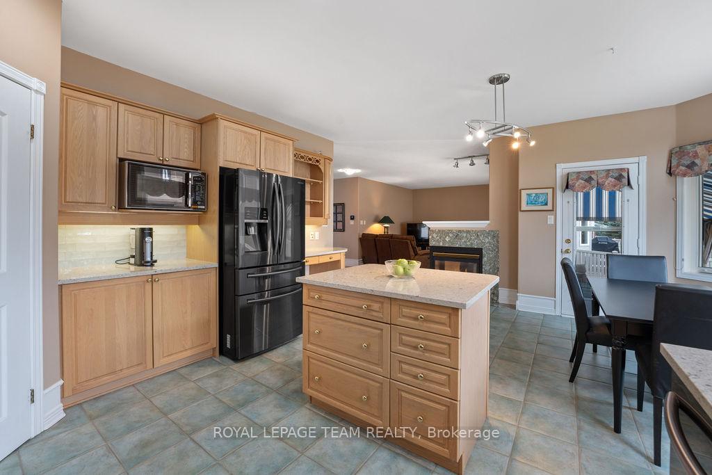 Photo 21 of 37 Loyal Hill Crescent, Ottawa, Kanata - Bridlewood — HOMEH