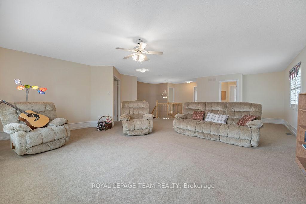 Photo 28 of 37 Loyal Hill Crescent, Ottawa, Kanata - Bridlewood — HOMEH