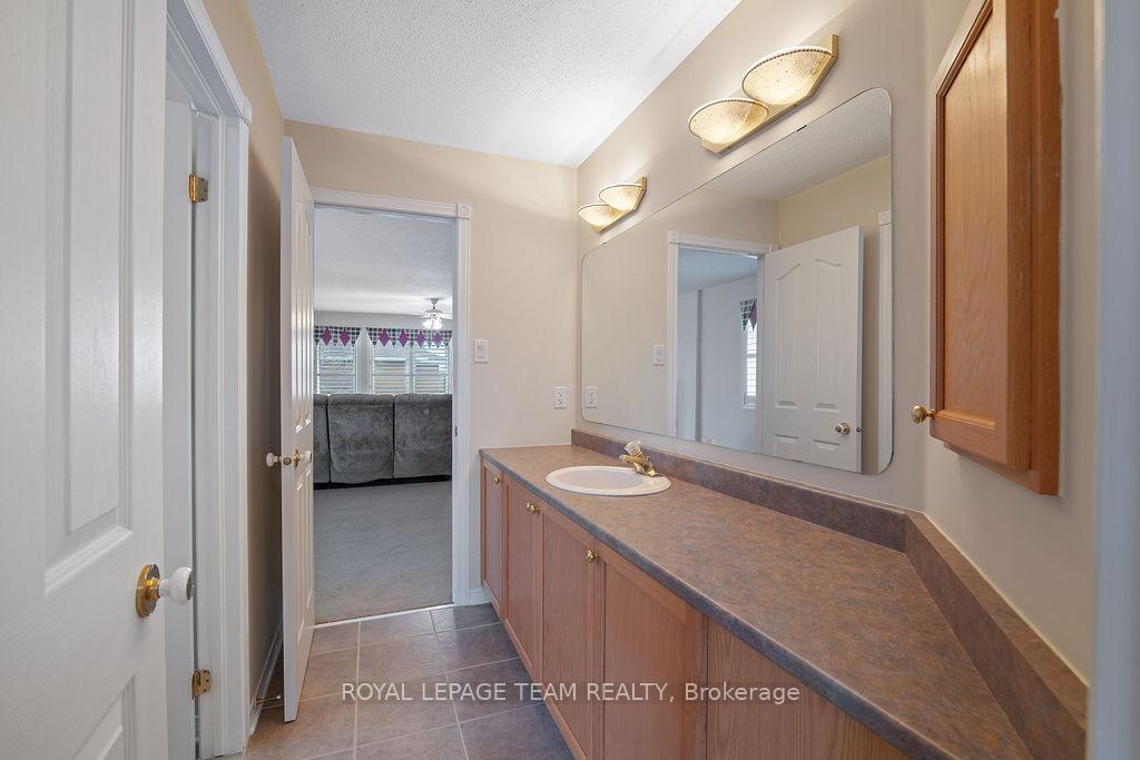 Photo 41 of 37 Loyal Hill Crescent, Ottawa, Kanata - Bridlewood — HOMEH