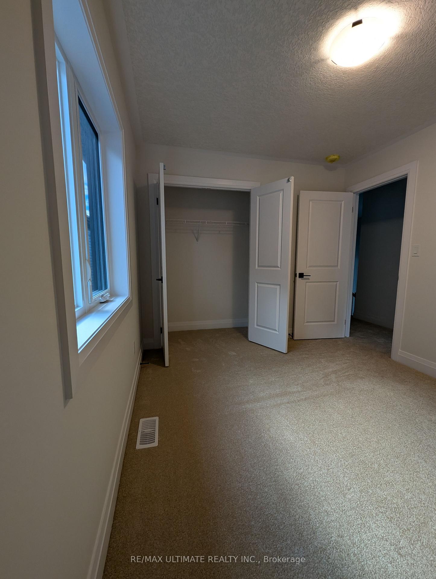 Photo 13 of 66 Shaded Creek Drive, Kitchener — HOMEH