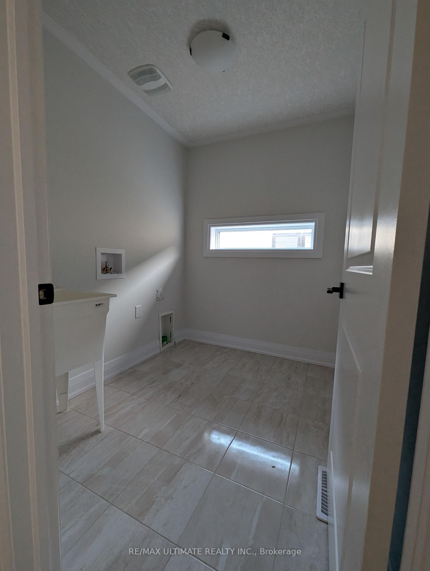 Photo 14 of 66 Shaded Creek Drive, Kitchener — HOMEH