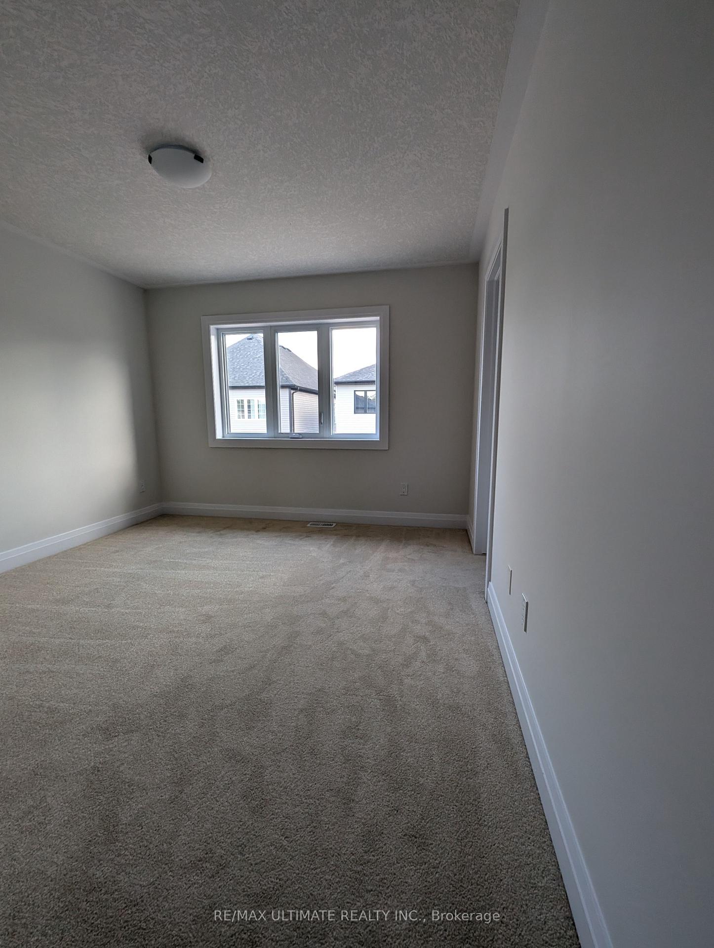 Photo 15 of 66 Shaded Creek Drive, Kitchener — HOMEH